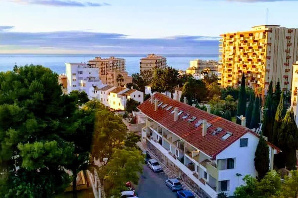 Beautiful Sea Views Cozy Apartment 350 M From Beach Benalmádena Exteriör bild