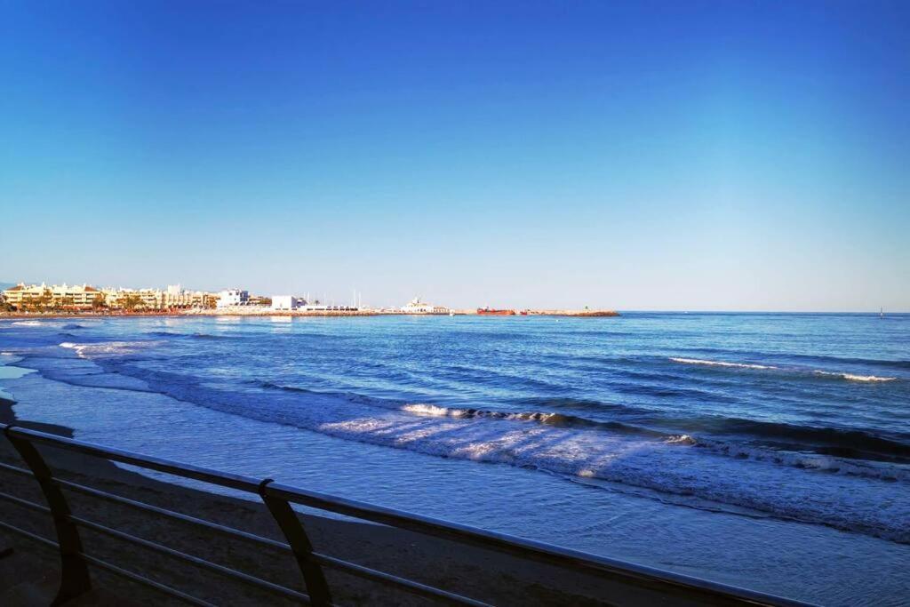 Beautiful Sea Views Cozy Apartment 350 M From Beach Benalmádena Exteriör bild