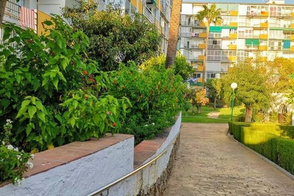 Beautiful Sea Views Cozy Apartment 350 M From Beach Benalmádena Exteriör bild