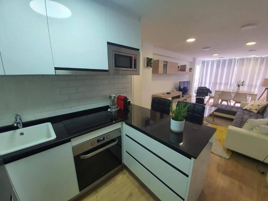 Beautiful Sea Views Cozy Apartment 350 M From Beach Benalmádena Exteriör bild